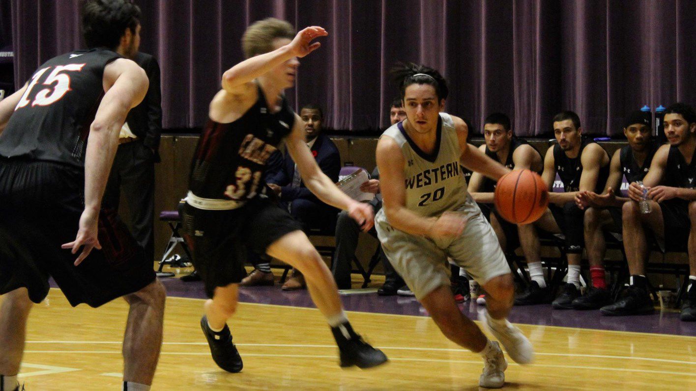 Nik Farkic vs. Carleton Ravens (Photo)